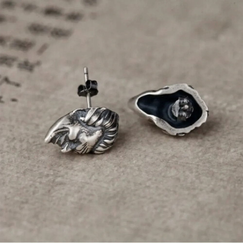 Single Accent Tide Clown Ear Nail S925 Silver Earring